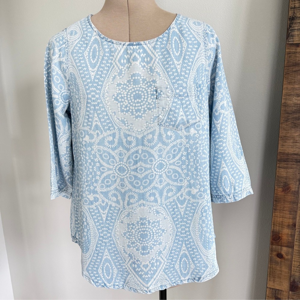 Foxcroft NYC Women's Tunic Top Blue White Medallion Print 3/4 Sleeve Size S